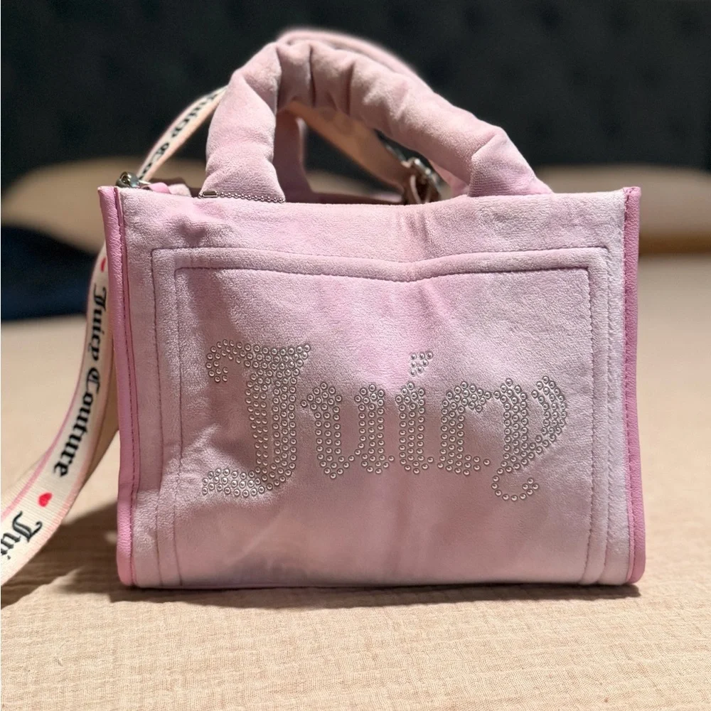 Juicy Couture Light Pink Tote with Heart Charm - Picture 2 of 6